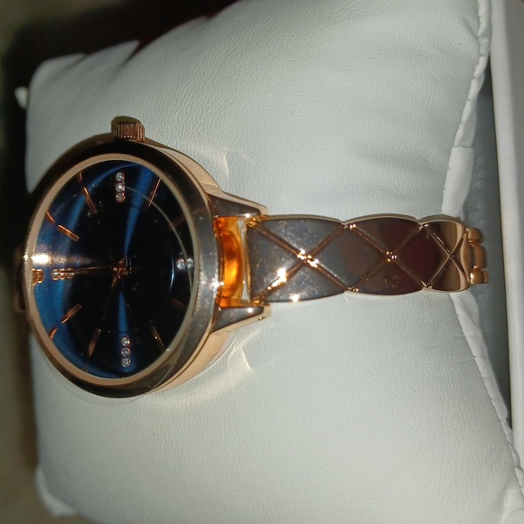 Women's Watch - Picture 6 of 8